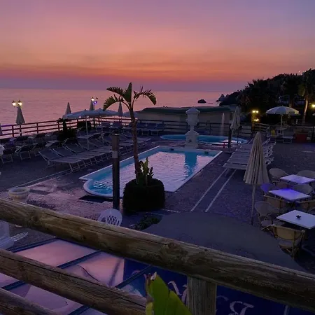 Casthotels Baia Delle Sirene מלון איסקיה
